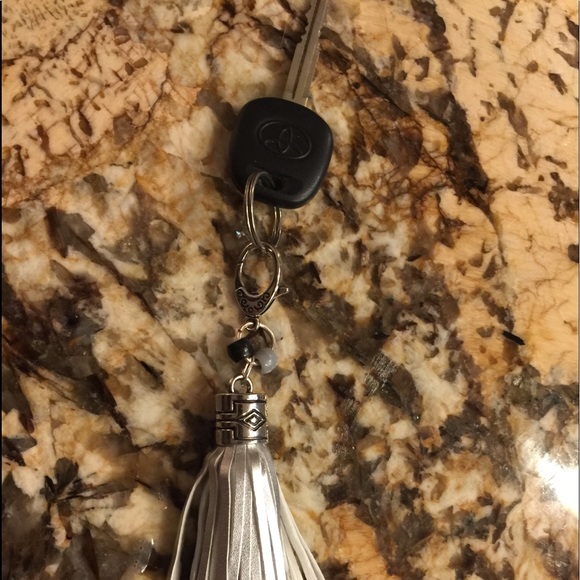 ~*Purse🔵 Charm Tassel, Keychain, or Necklace🔵 - Picture 3 of 8